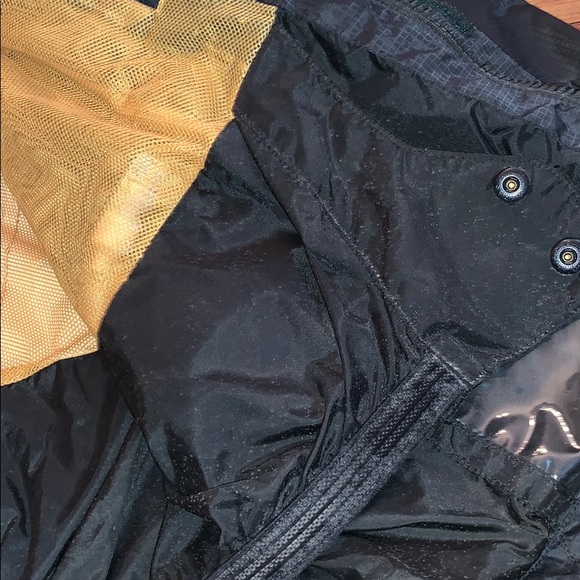 SNOWBOARDING JACKET 🏂⛷🎿 - Picture 3 of 5